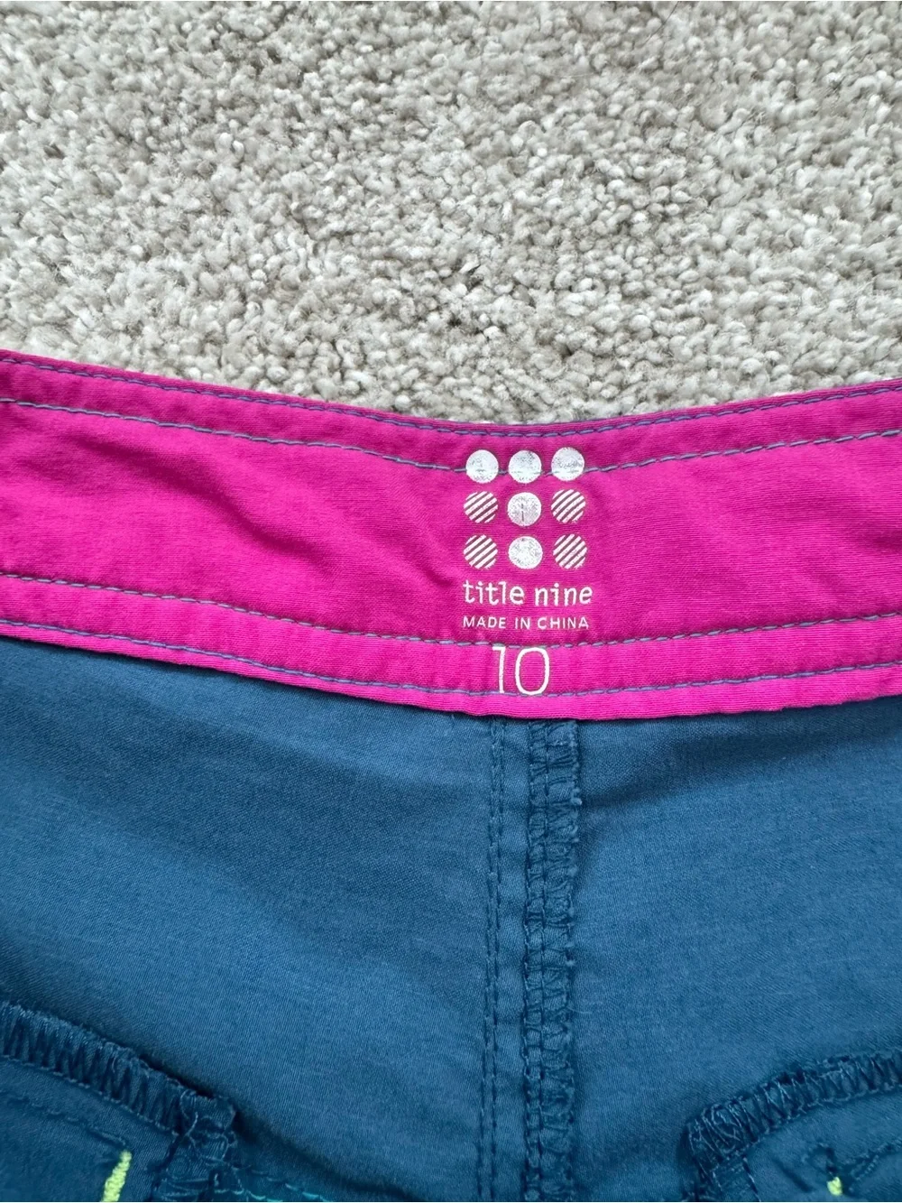 Women’s Title Nine Teal Outdoor Shorts with Pockets Size 10 Hiking Gardening